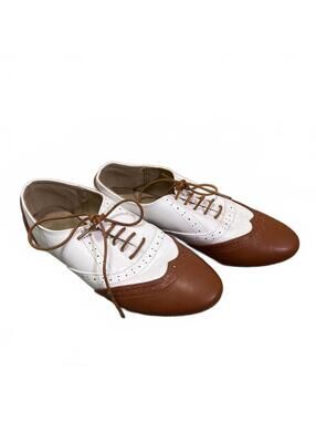 Ollio Womens Classic Caramel White Wingtip Oxfords Size 8